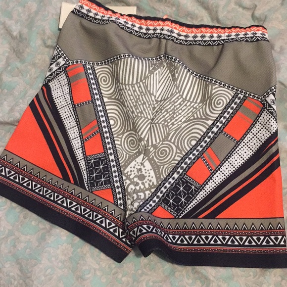 PRINT SHORTS - Picture 2 of 2